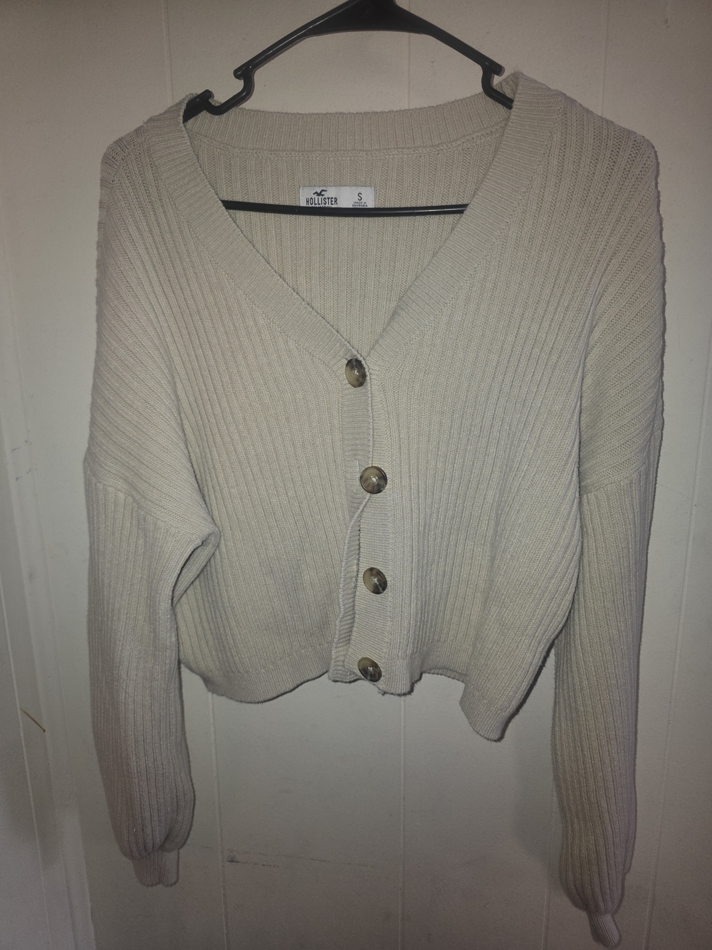 Hollister Beige/Cream Ribbed Button V-Neck Cropped Cardigan